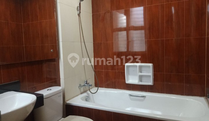 Rumah Cluster Eksklusif Maple Residence Summarecon - SHM, Nego 2