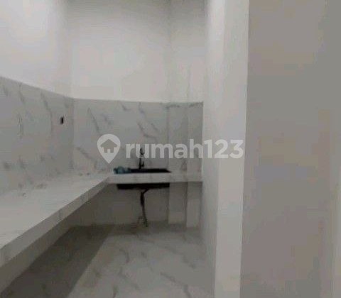 Strategic Ruko in Kalisari Pasar Rebo | Suitable for Restaurant & Coffee Shop | Front Parking 2