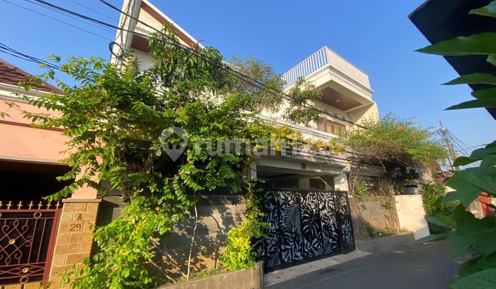 Property Investment! House + 12-Room Boarding House in Taman Mini, Land Area 268 M², Near Haji Hospital & Toll Road 2