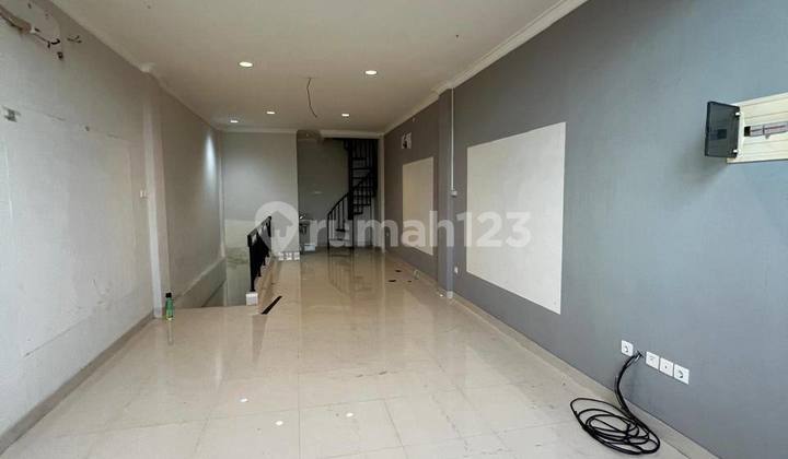 Linked shophouses suitable for all types of businesses, business center. Grand Wisata Linked shophouses suitable for all types of businesses, business center. Grand Wisata