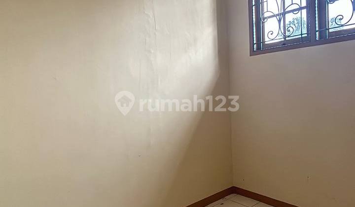 Rumah Hook 2 Lantai di Jatibening Estate, Semi Furnished & Dekat Tol! 2