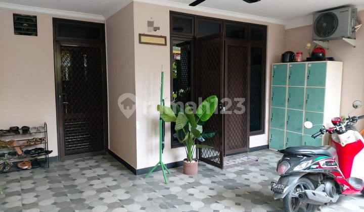 Harga Nego! Rumah 2 Lantai Luas 142M² di Kemang Pratama 2 Bekasi - Siap Huni 2