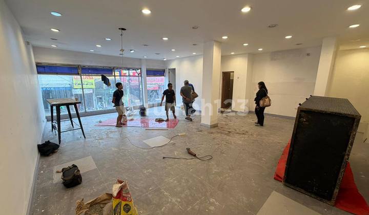 Twin-Shophouse Former Erafone! Strategic Location with Access to UI Tugu Cimanggis - Ready for Business, Busy Area! 2