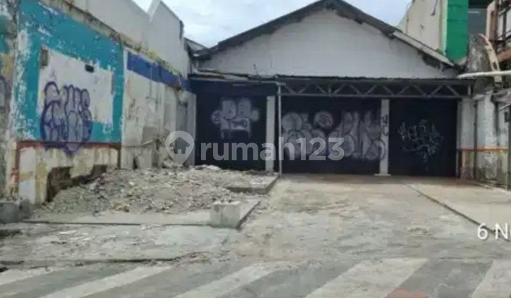 Strategis! Disewakan Ruang Usaha/Gudang di Margonda Raya Depok - Cocok Restoran & Cafe