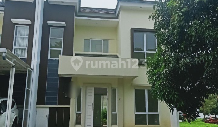 Rumah Hook 2 Lantai Depan Taman - Golden Prima Harapan Regency, Bekasi Utara | 235 M² | SHM