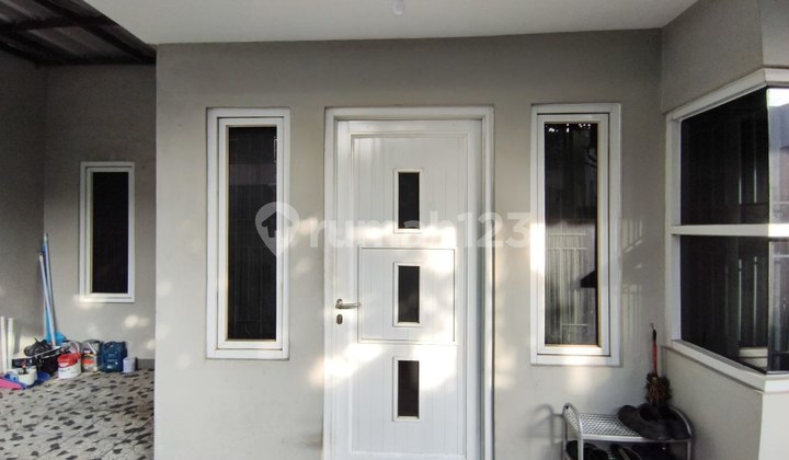 Rumah Strategis Jatiasih Bekasi - 2 KT, 2 KM, Carport 1 Mobil, Row 2 Mobil 2