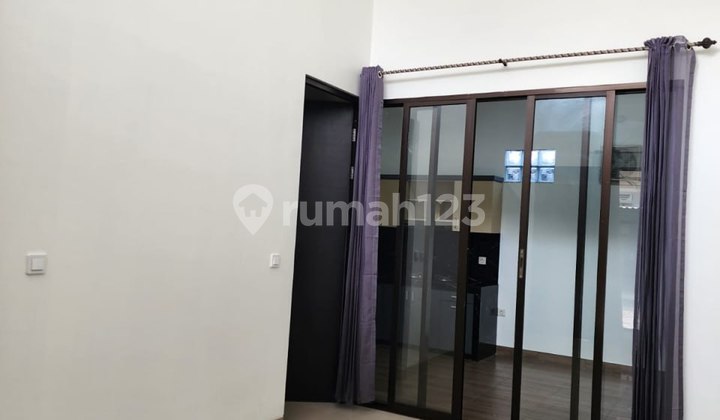 Rumah Minimalis Modern - 10 Menit ke LRT Jatimulya & Living World 2