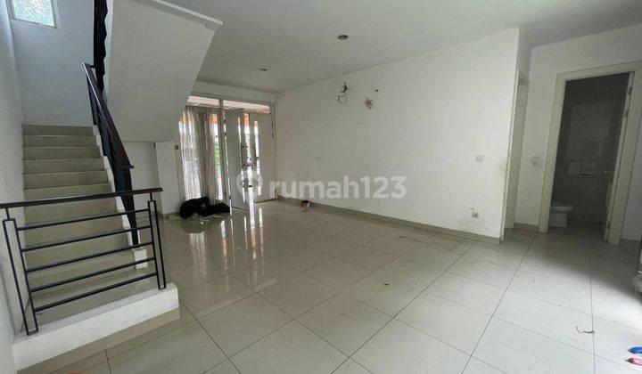 Disewakan Rumah Cantik 2 Lantai di Summarecon, Bekasi 2