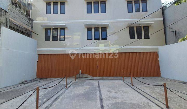 Disewakan Ruko Strategis Di Mampang Prapatan, Jakarta Selatan 1