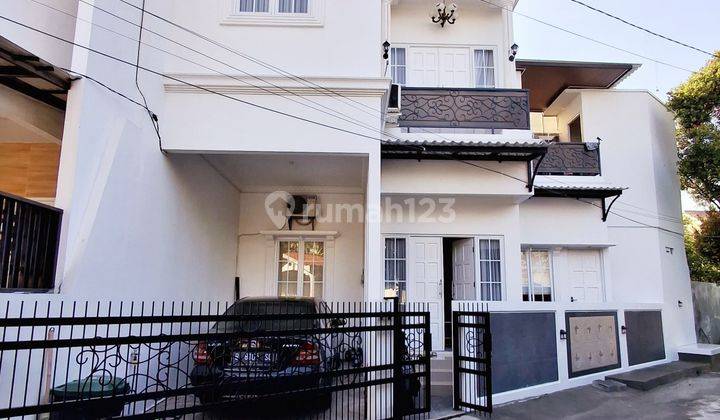 Dijual Rumah American Classic Dekat Galaxy, Bekasi Selatan 2