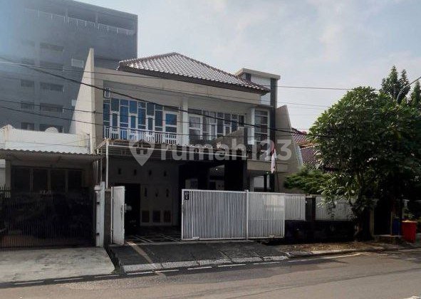Dijual Rumah Mewah & Luas Di Komplek Duren Sawit Jakarta Timur