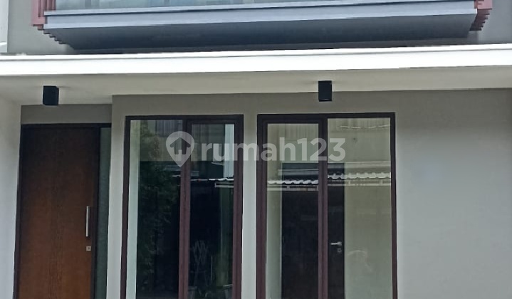 Dijual Cepat Rumah 2 Lantai Golden City,bekasi Utara 1