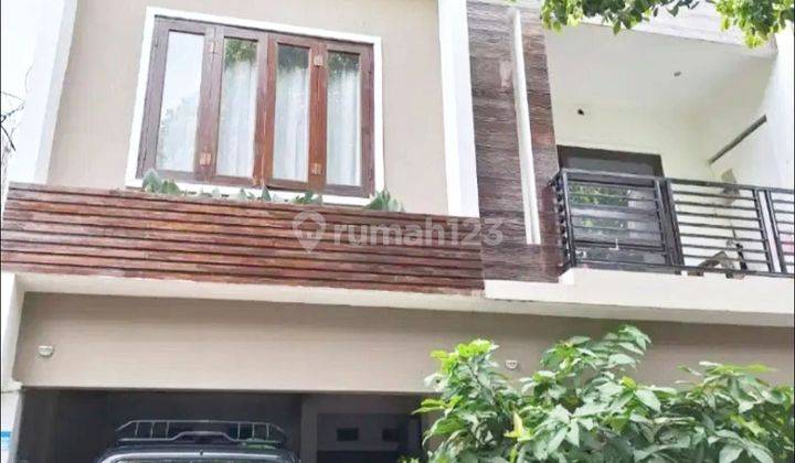 DIJUAL RUMAH 2 LANTAI DI GRIYA METROPOLITAN, BEKASI BARAT 1