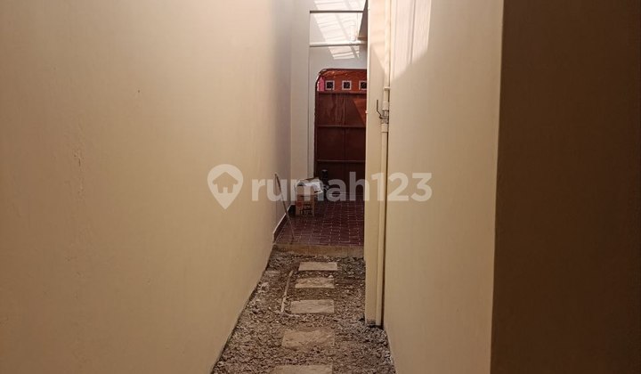 For Rent Fast Corner House 1 1/2 Floors, Neat Condition Newly Renovated, in Taman Galaxy 2