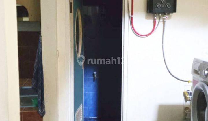 kamar mandi dijual 2 rumah jadi 1