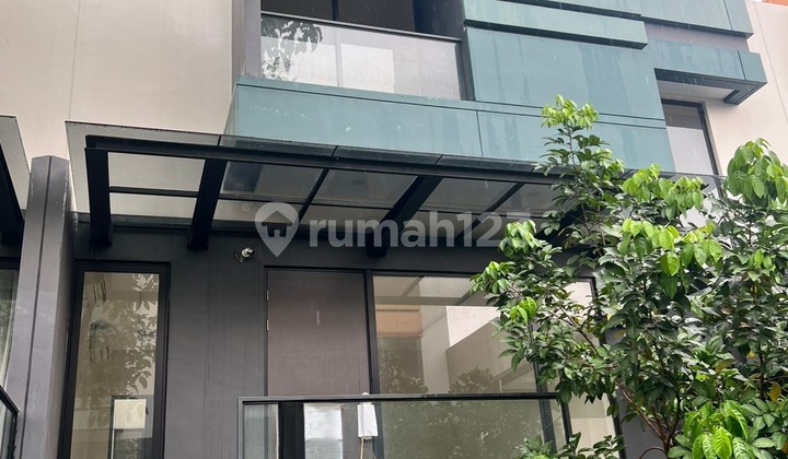 Mozart Serpong Rumah 4 KT Gress Semi Furnished Smart Home Cantik Rapi Hadap Utara Sudah di kanopi Lokasi Strategis Lingkungan Nyaman 1