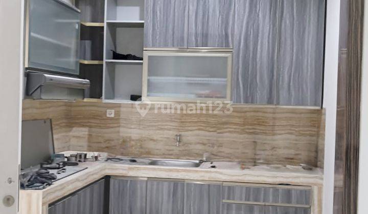 Menaggio Serpong Rumah Semi Furnished 4 Kt Rapi Cantik Ada Taman Siap Huni Lokasi Strategis Mewah 1