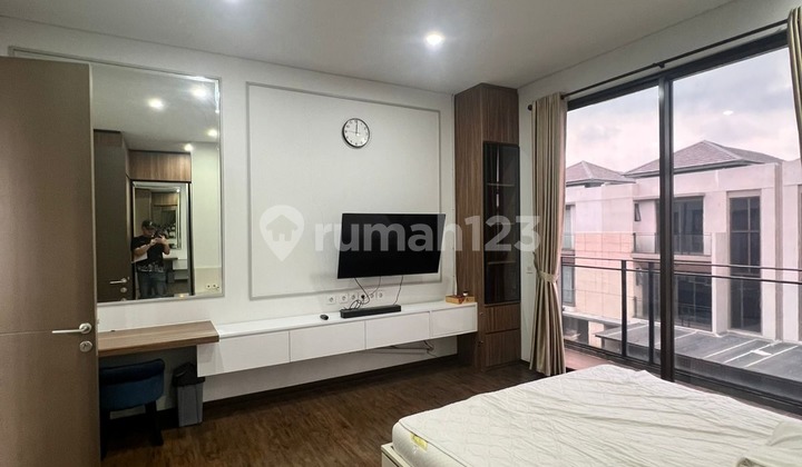 Bsd Zora Keia Rumah Furnished 4 Kt Hadap Selatan Rapi Lengkap Cantik Mewah Siap Huni Lingkungan Nyaman Lokasi Strategis Bsd Zora Keia Rumah Furnished 4 Kt Hadap Selatan Rapi Lengkap Cantik Mewah Siap Huni Lingkungan Nyaman Lokasi Strategis