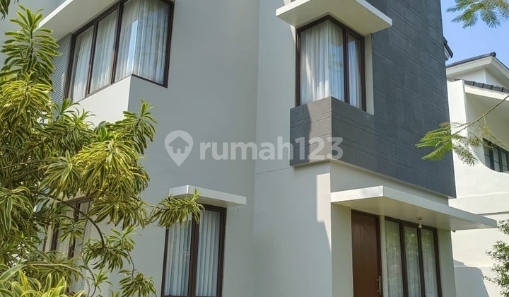 [No CoBroke] Verdant View Icon BSD Hook House Furnished 3 Beautiful Tidy Bedrooms Ready to Occupy Strategic Location Comfortable Neighborhood Corner