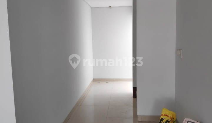 [No Cobroke] Lakewood Navapark Bsd Rumah Mewah 5 Kt Semi Furnished Hadap Timur Laut Rapi Cantik Siap Huni Lokasi Strategis Lingkungan Nyaman 2