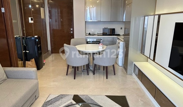 For Rent District 8 Fully Furnished Middle Floor 2