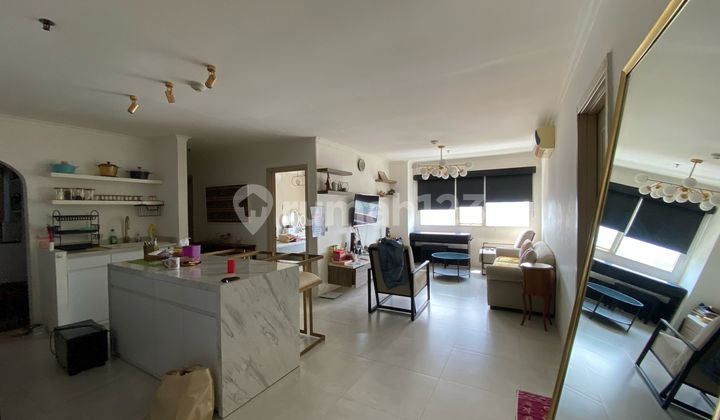 3 Bedroom Furnished Apartment in Good Condition Permata Senayan