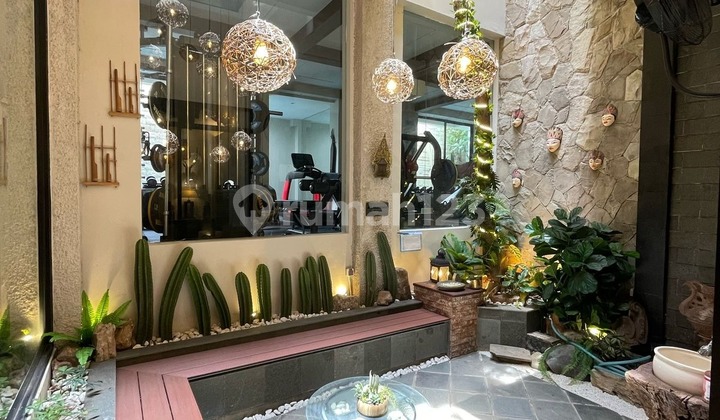 Dijual Rumah Konsep Villa Bali Uk. 11x26m2 3.5 Lantai Full Furnished Mewah 2