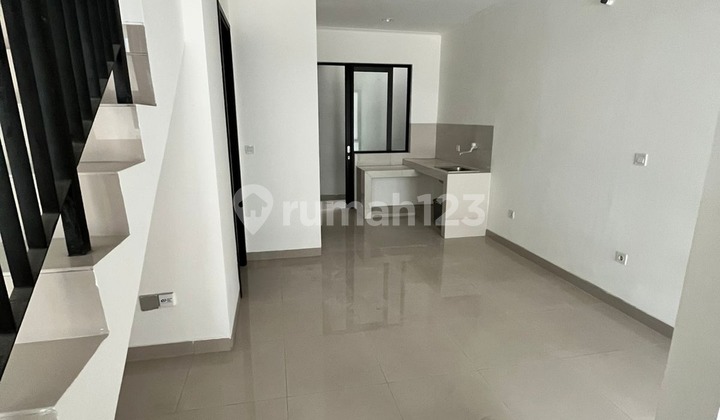 Disewakan Rumah Uk 4.5X12.5 M2 Milenial City Pik 2 Kosongan Double Wall Siap Huni 2