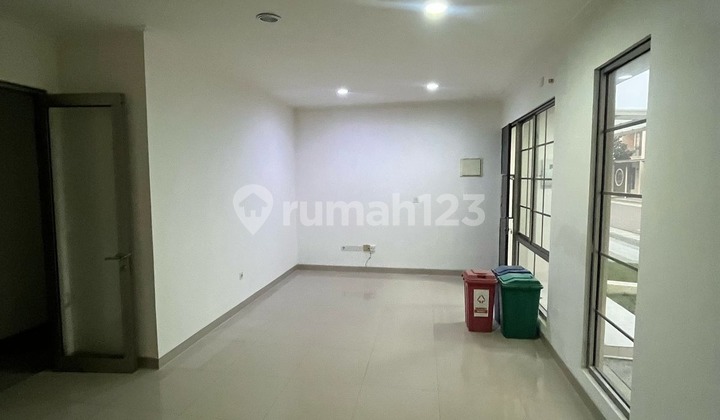 Disewakan Rumah uk 8x10m2 PIK2 Kosongan Siap Huni Tahunan 2