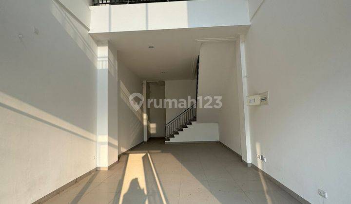 Disewakan Ruko Osaka 4.5x15m2 Boulevard High Ceiling Kosongan Murah 2