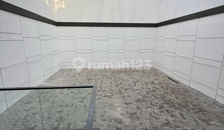 Disewakan Rumah uk. 10x30m2 PIK 2 Kosongan Strategist siap Huni 2