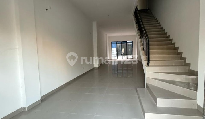For Rent: Osaka Boulevard Shophouse 4.5x20m2 PIK2, Empty, 2 Fronts, 3 Floors