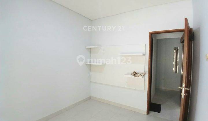 Disewakan Rumah Modern Di Emerald Sektor 9 Bintaro Jaya GB14321 2