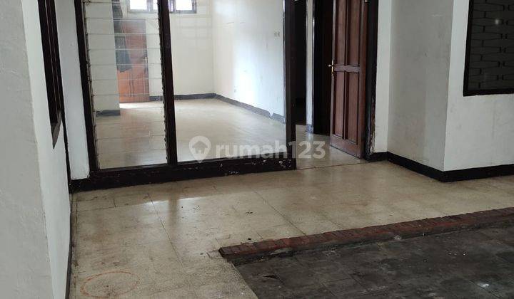 Sewa Murah Nego Rumah 1,5 Lantai Sayap Jend. Sudirman 1