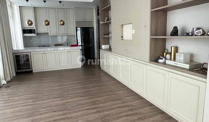 Apartemen Verde 2 Kamar Tidur Sudah Renovasi Furnished 2