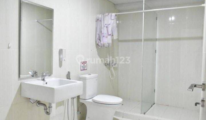 kamar mandi apartemen soho pancoran bagus semi