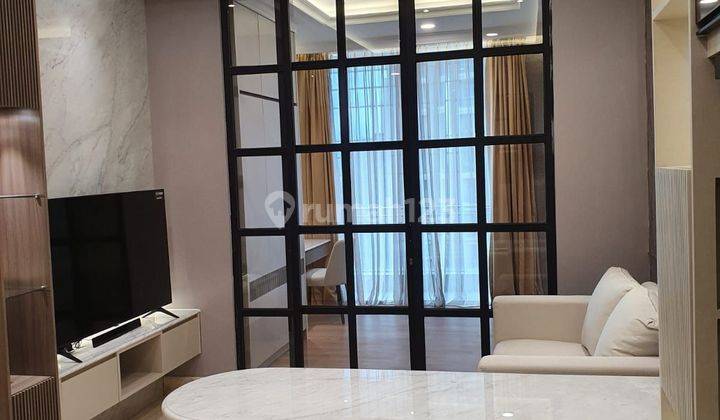 ruang keluarga apartemen residence 8 @senopati 2