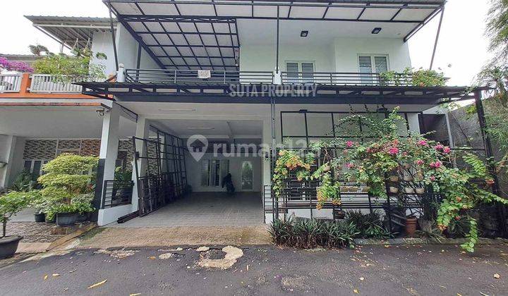 Rumah 2 Lantai Keren Banget, Terawat, Balkon Luas, Lokasi Dekat Gerbang Tol Cimanggis  1