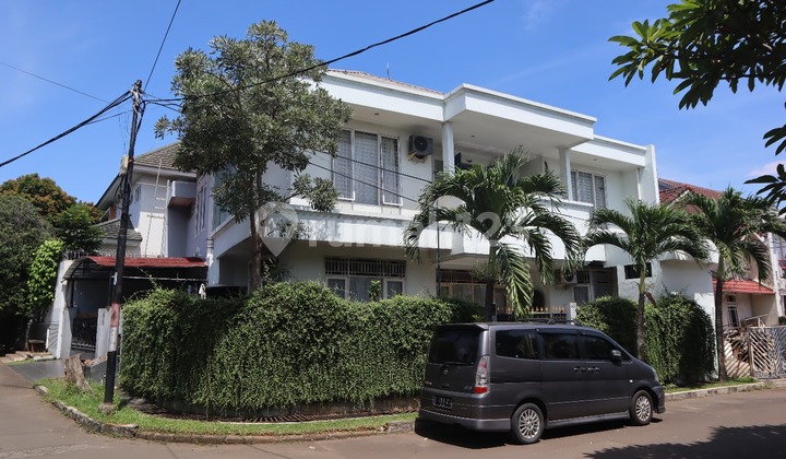 Di Jual Rumah Hoek Bagus Di Sekor 5 Bintaro (ken)