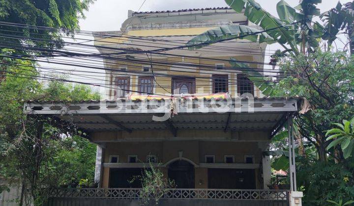 RUMAH S. PARMAN 4 LANTAI STRATEGIS 1