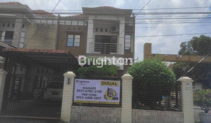 Luxury Rumah 2 lantai Hook, di daerah Medan Sunggal! 2