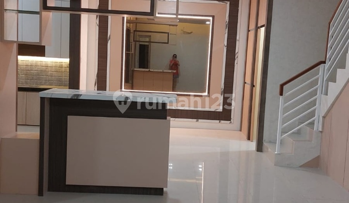 Villa 2.5 Lantai Hokky Semi Furnished Di Mutiara Residence  1