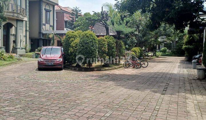 Rumah 2 lantai ada kolam renang dicirende ciputat timur 2