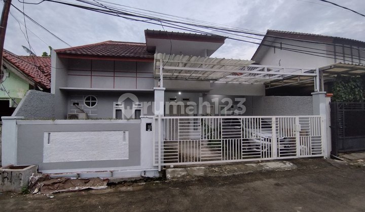 Rumah 1,5 Lantai Dalam Perumahan Besardijati Asih