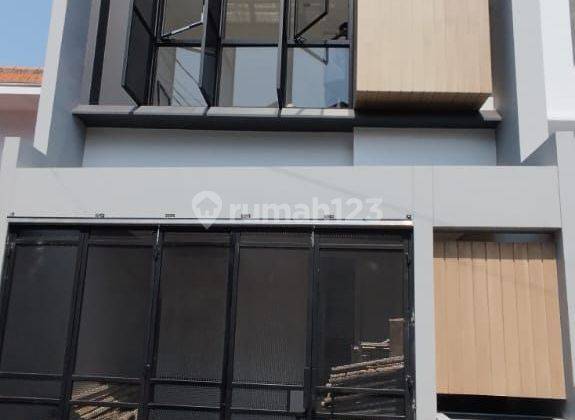 Rumah baru minimalis modern 2 lantai dalam perumahahan 1