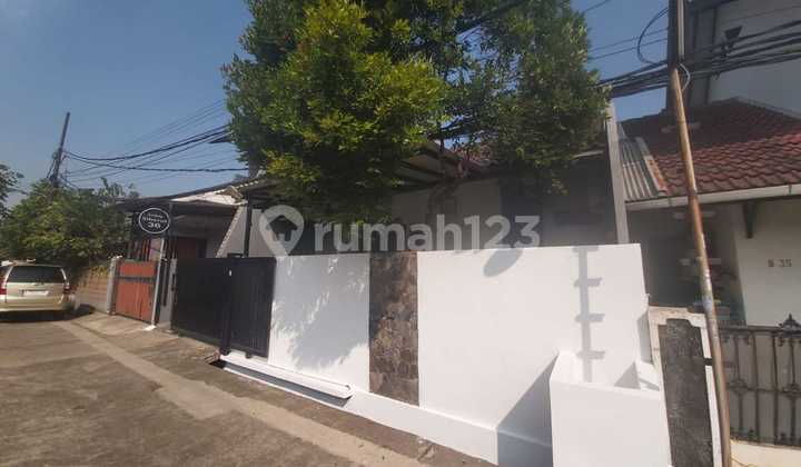 Rumah 1,5 Lantai Baru Renovasi
