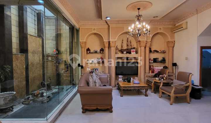 Dijual Rumah Bagus Siap Huni di Pantai Indah Kapuk. Luas 9x20m Full Furnished