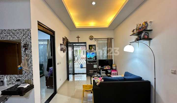 Dijual Rumah Bagus Cantik Taman Ubud Karawaci Shm