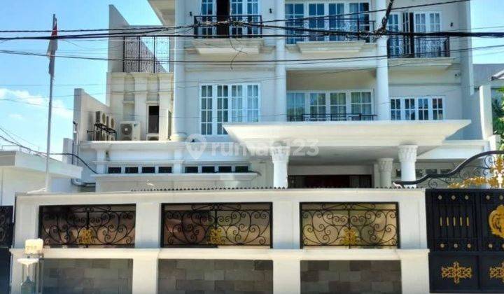 Rumah mewah 3 lantai ada lift + pool menteng jakarta 1