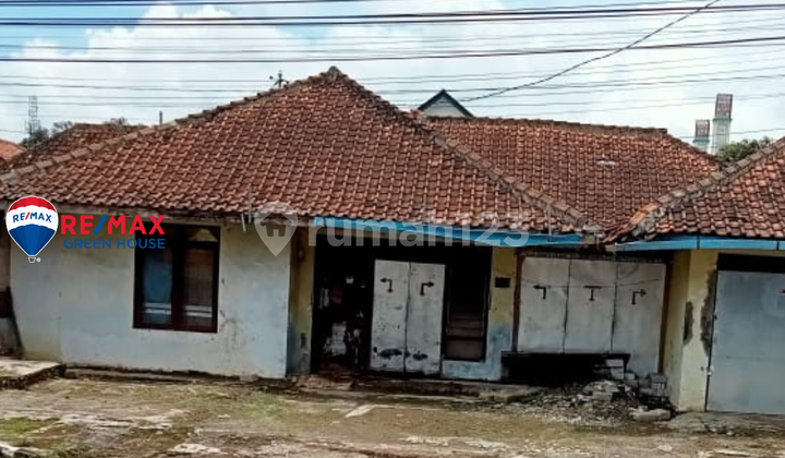 Building for Sale Including Land Calculation in Kuningan, West Java.